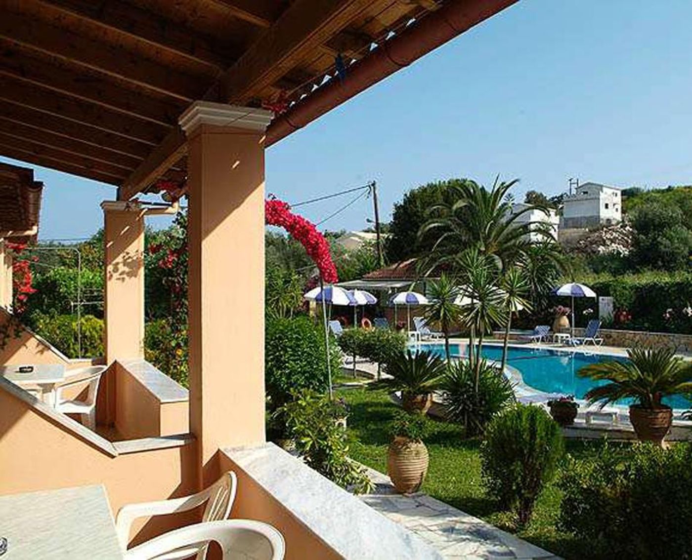 Mary-Helen-Apartments-Room-2