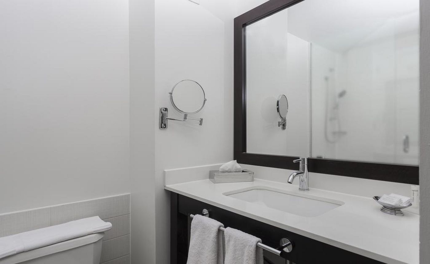 Courtyard-By-Marriott-New-York-Manhattan-Times-Squ-Room-40