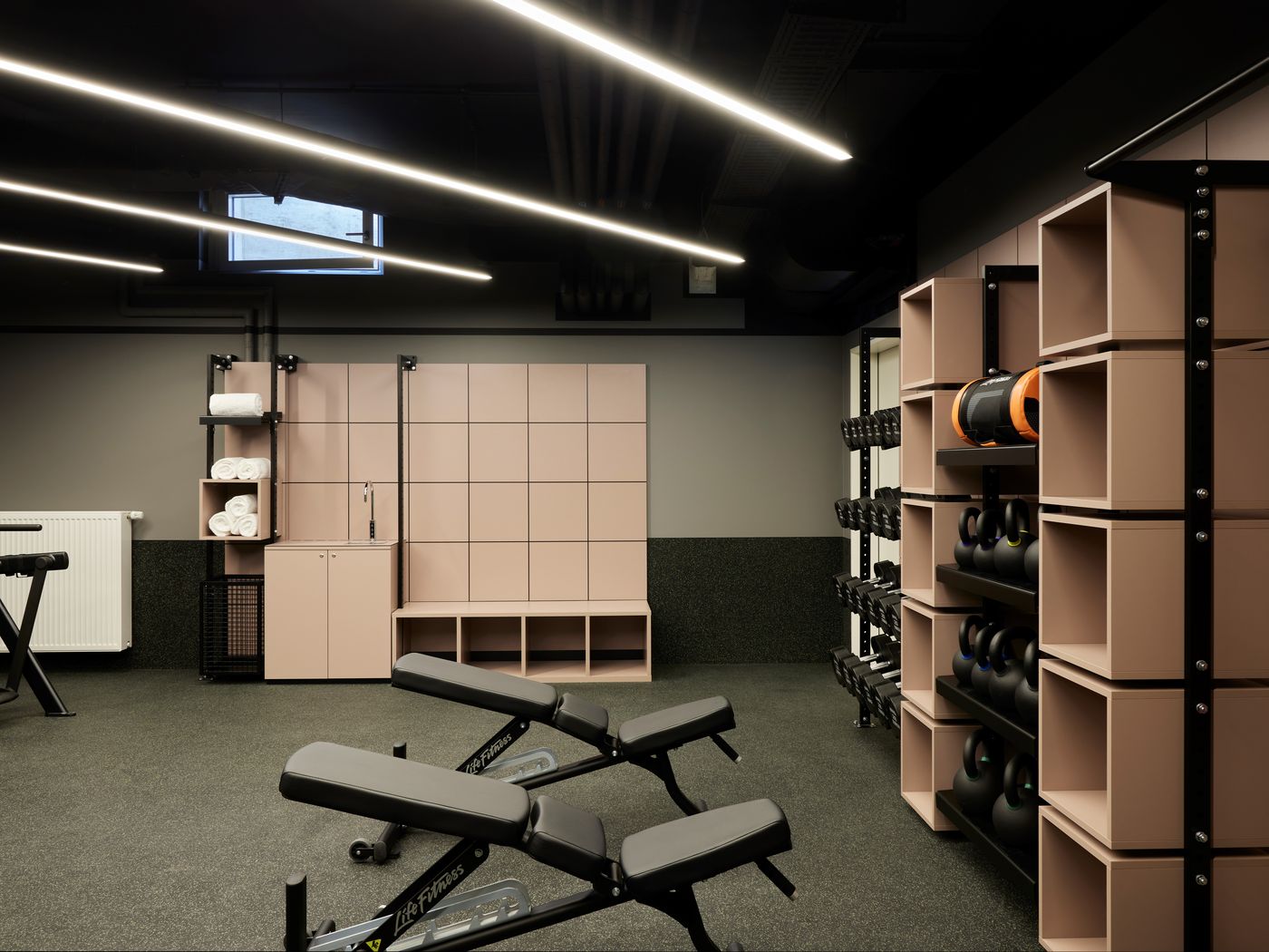 Schwan-Locke--Landwehrstrasse-Sports-and-Entertainment-50