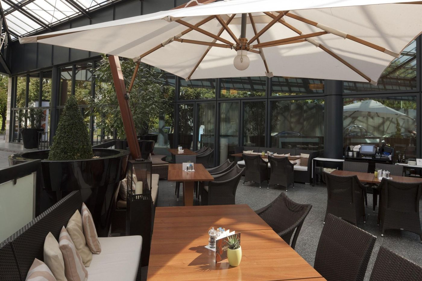 Sheraton-Berlin-Grand-Hotel-Esplanade-Terrace-54