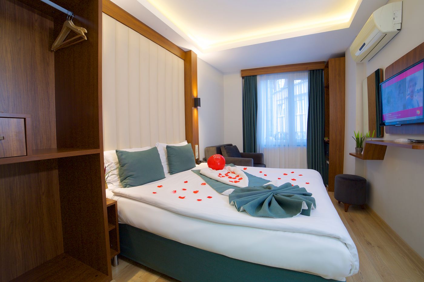 Hotel-Black-Tulip-Room-27