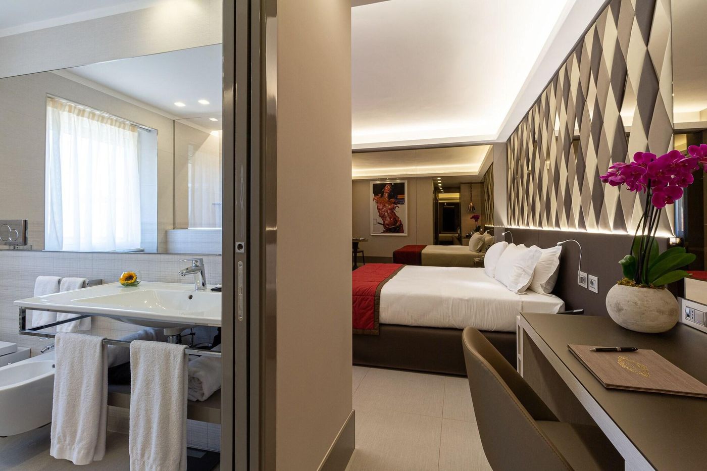 Harry-s-Bar-Trevi-Hotel---Restaurant-Room-29