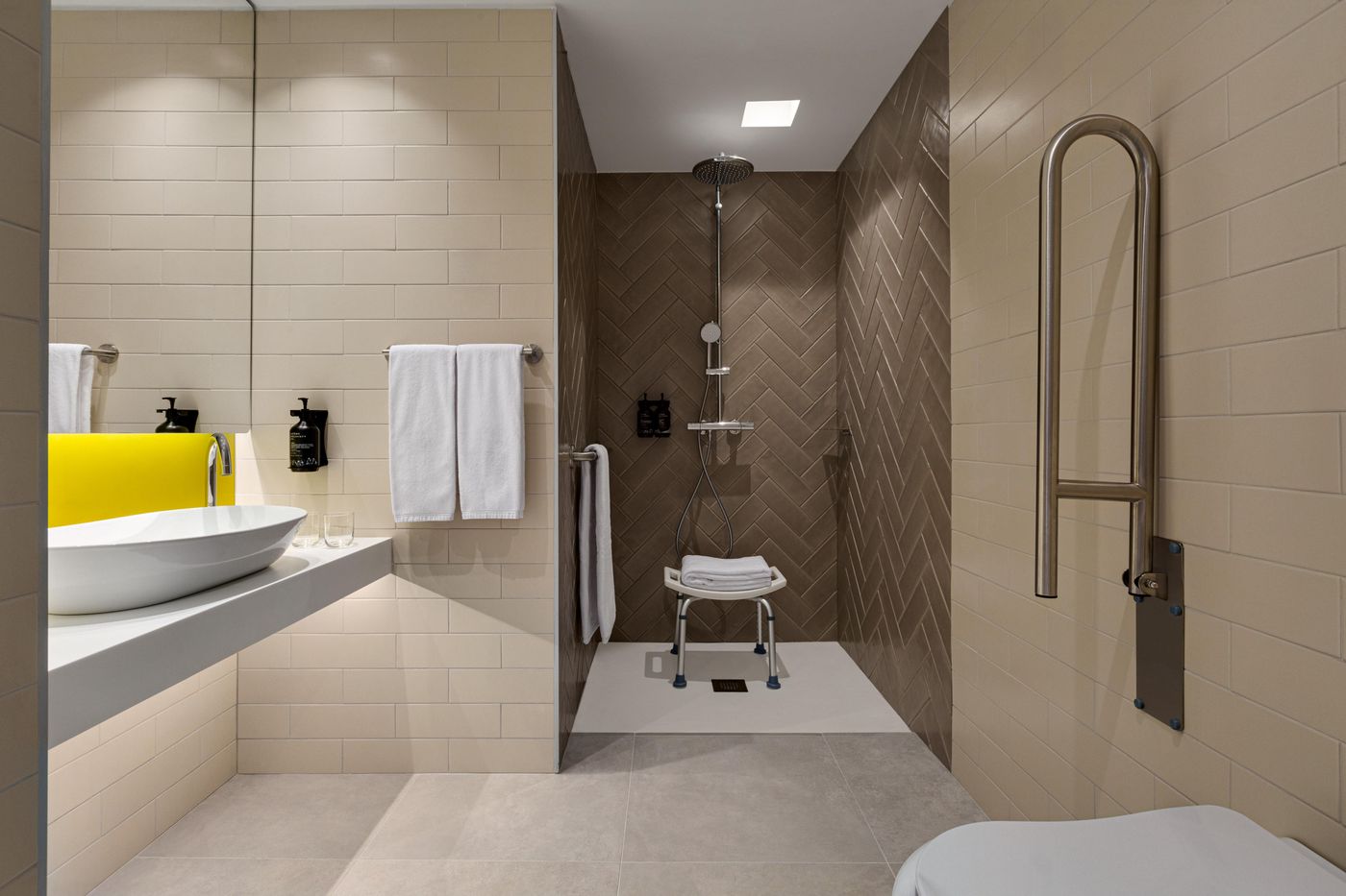 Holiday-Inn-Express-Evora-Room-20