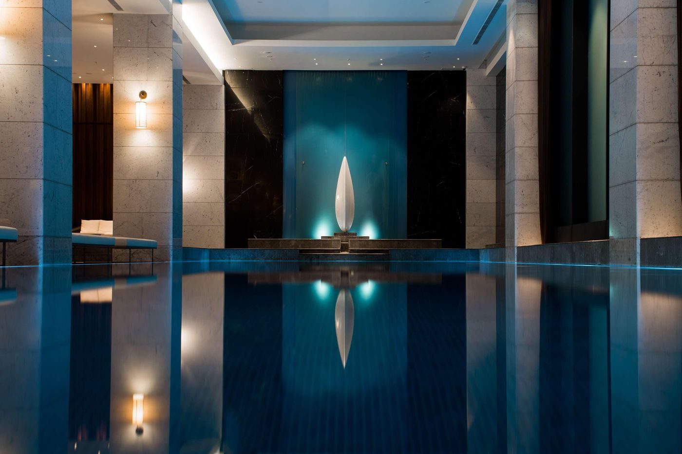 Hilton-Istanbul-Bomonti-Hotel---Conference-Centre-Pool-87