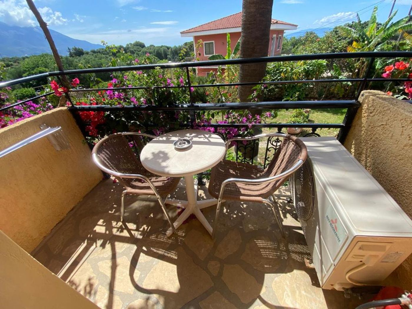 Hotel-Sunrise-Inn-Room-91