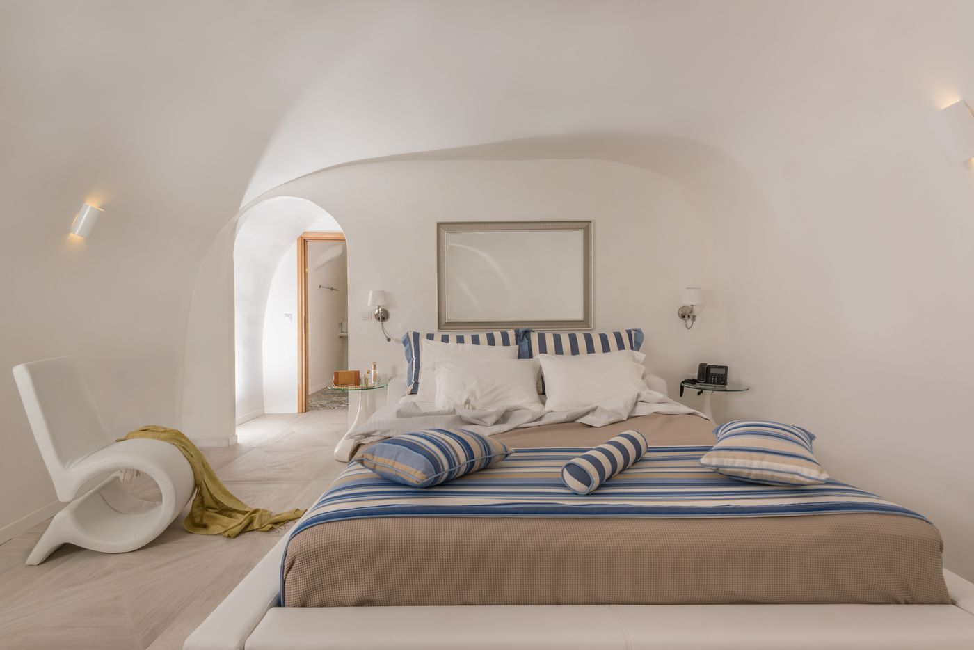 Elite-Luxury-Suites-Room-7