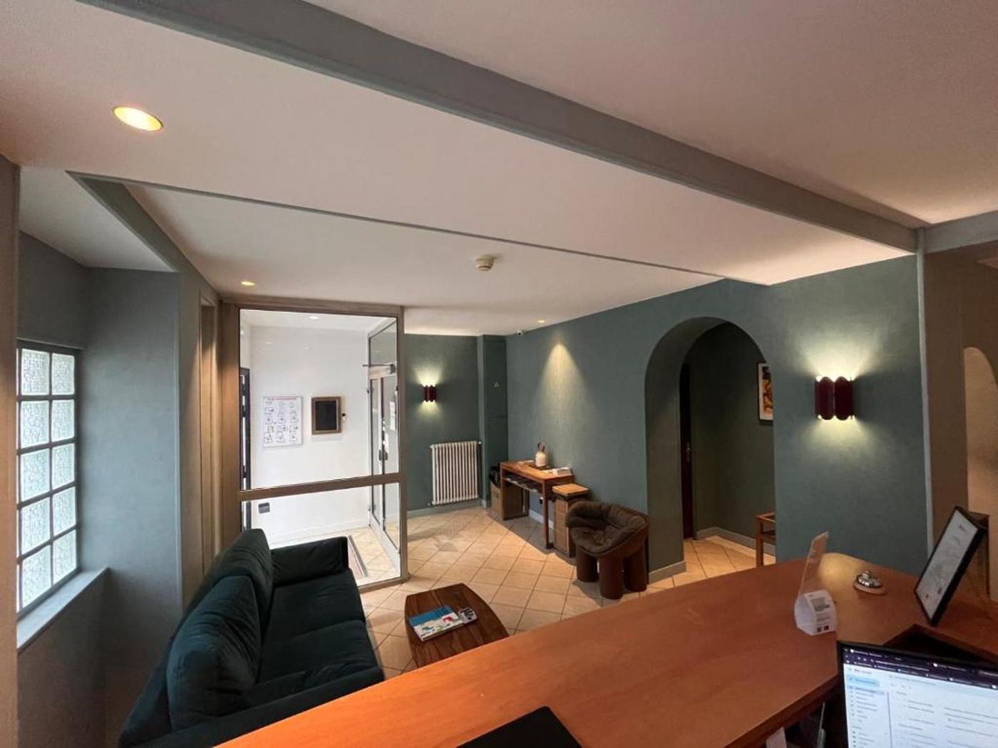 Hipotel-Paris-Gare-Du-Nord-Merryl-Lobby-6