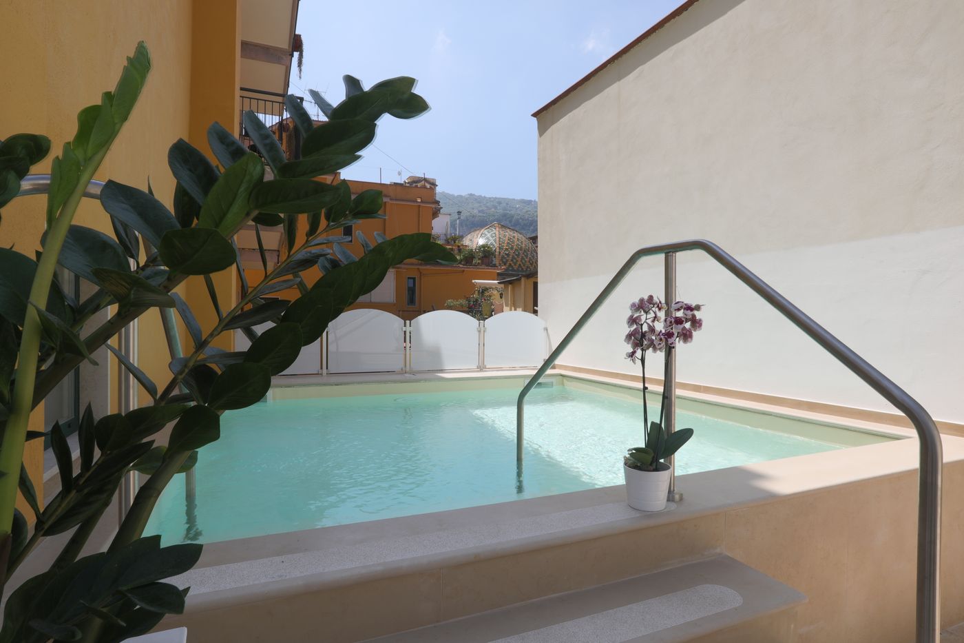 Astoria-Sorrento-Pool-2