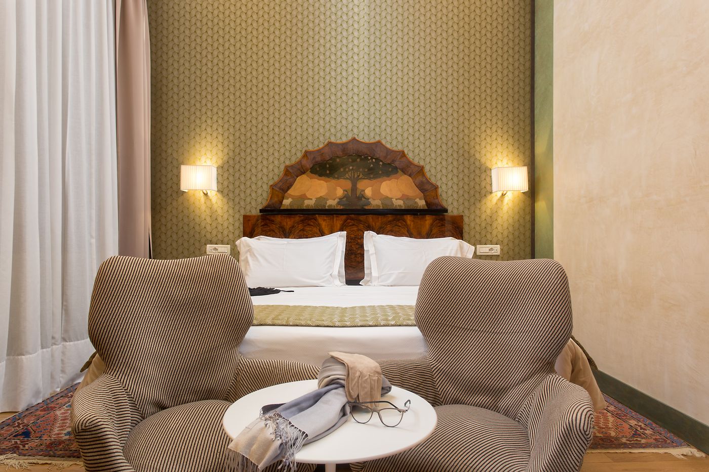 Saturnia---International-Room-18