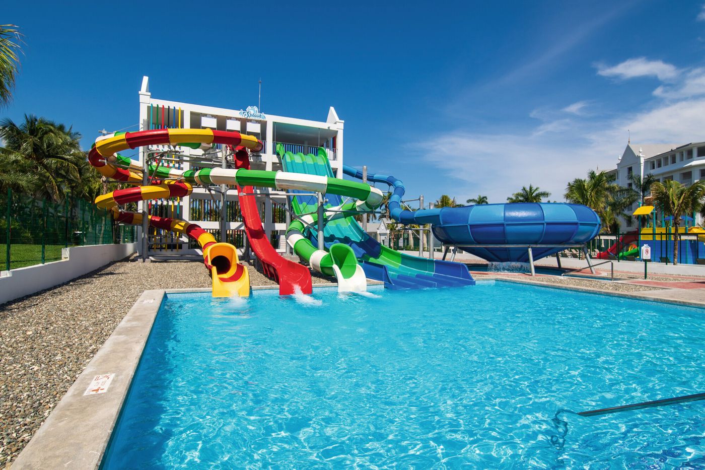 Riu-Ocho-Rios-All-Inclusive-Pool-10