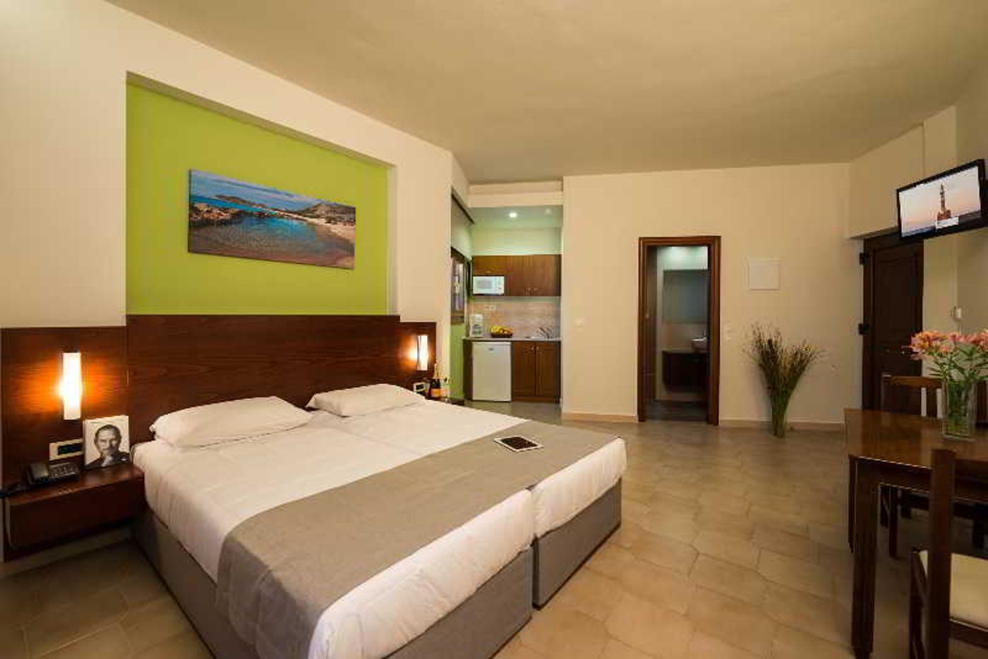 Oscar-Suites---Village-Room-21