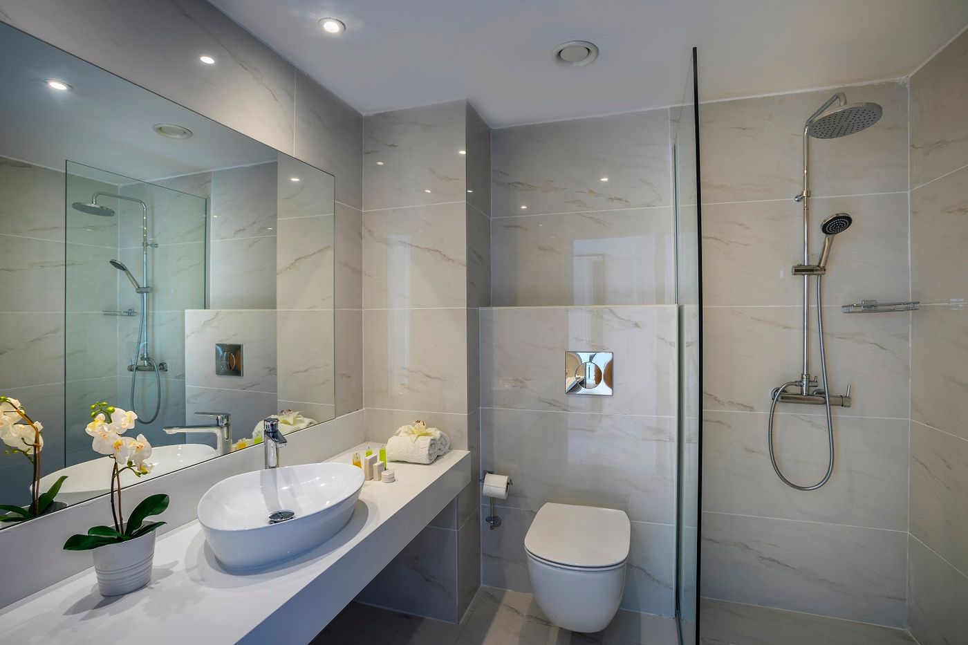 Silver-Sands-Beach-Hotel-Room-22