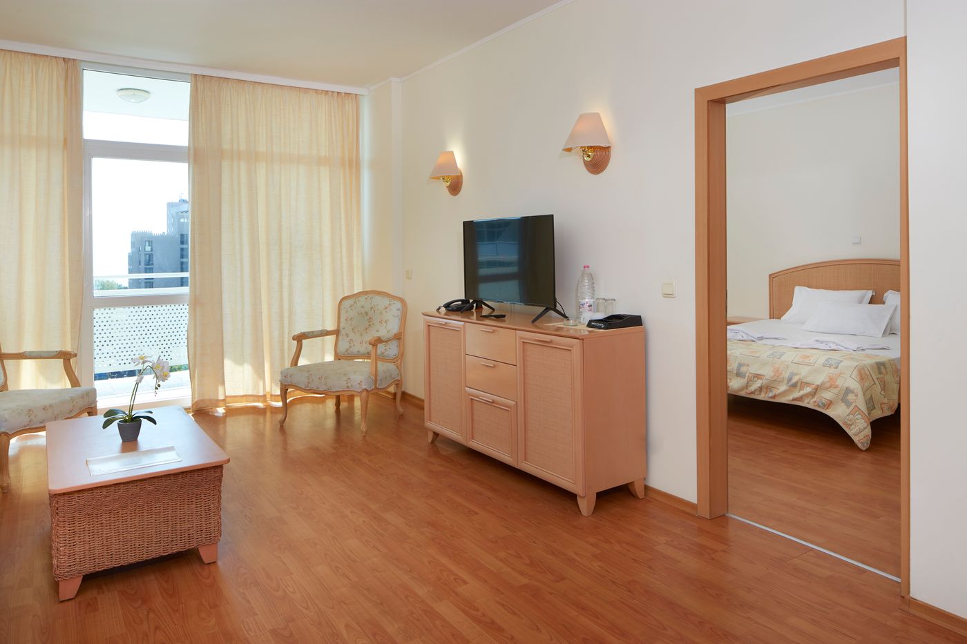 Grand-Hotel-Nirvana---Sunny-Beach-Room-16
