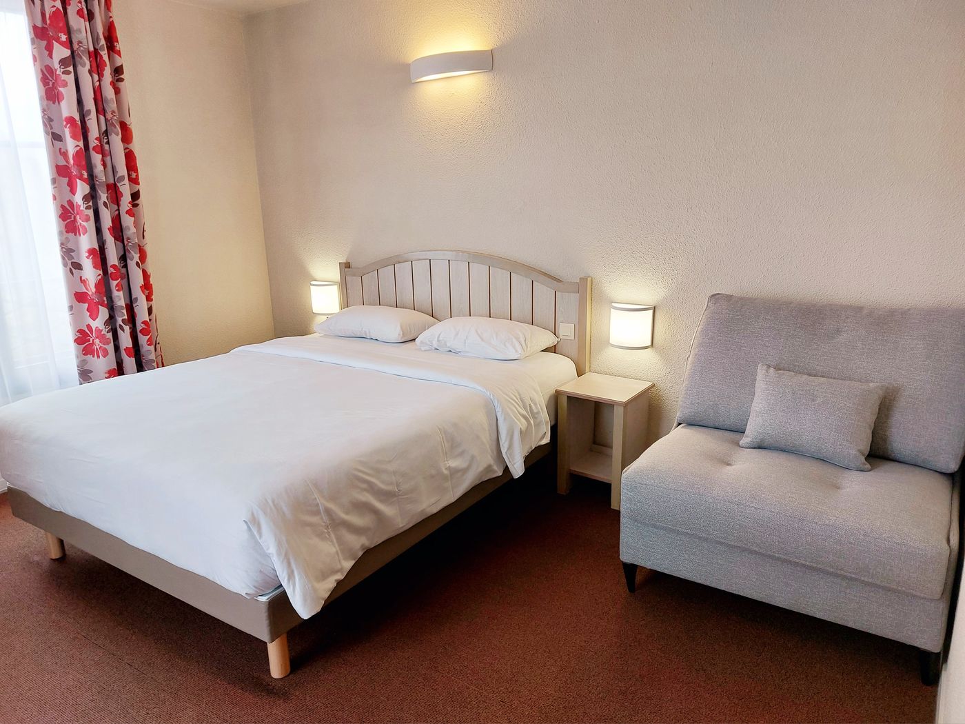 Campanile-Val-de-France-Ex-Kyriad-Disneyland-Room-26