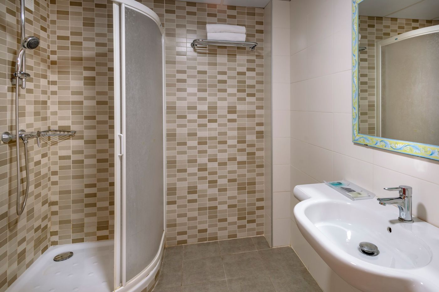 4R-Meridia-Mar-Room-33