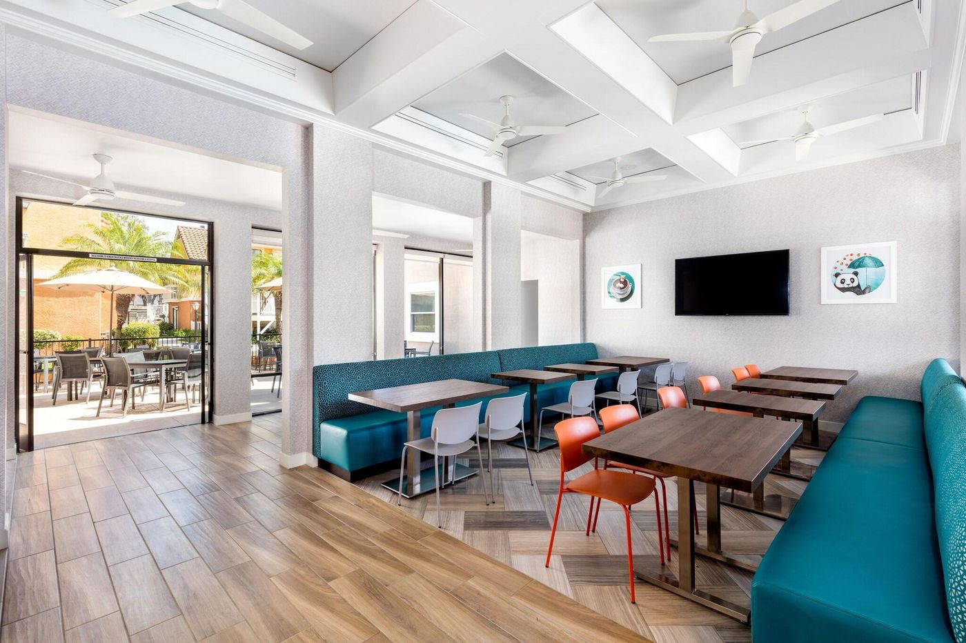 Clementine-Hotel---Suites-Anaheim-Restaurant-12