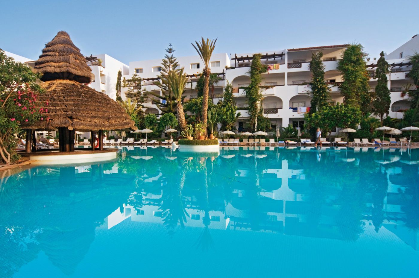 Hotel-Riu-Tikida-Beach-Adults-Only---All-inclusive-Pool-2