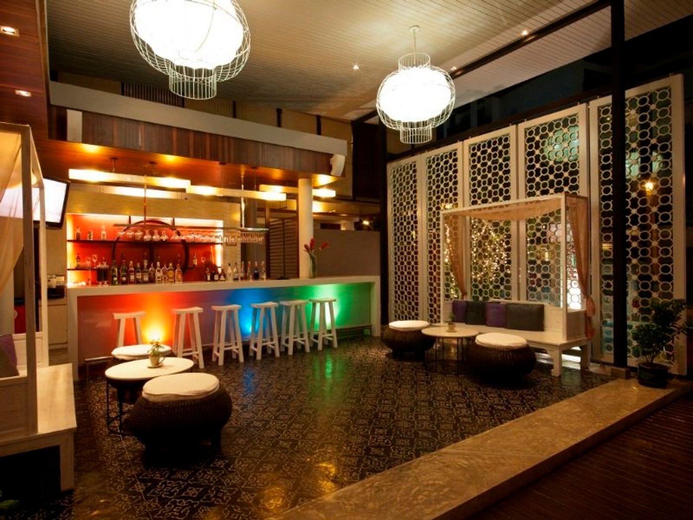 Red-Ginger-Chic-Resort-Bar-25