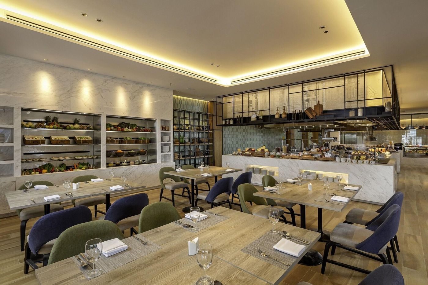 Metropole-Hotel-Phuket-Restaurant-37