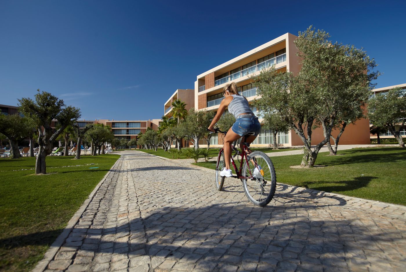 Salgados-Vila-das-Lagoas-Sports-and-Entertainment-9