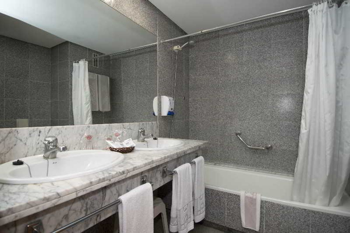 Hotel-Puerto-Palace-Room-37