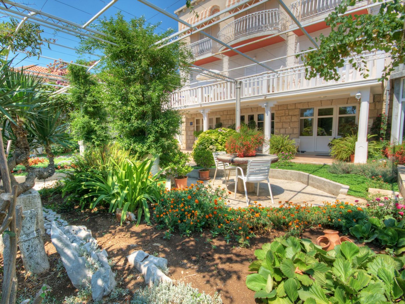 Apartments Cakelic-Croatia-MLINI-Lobby-5