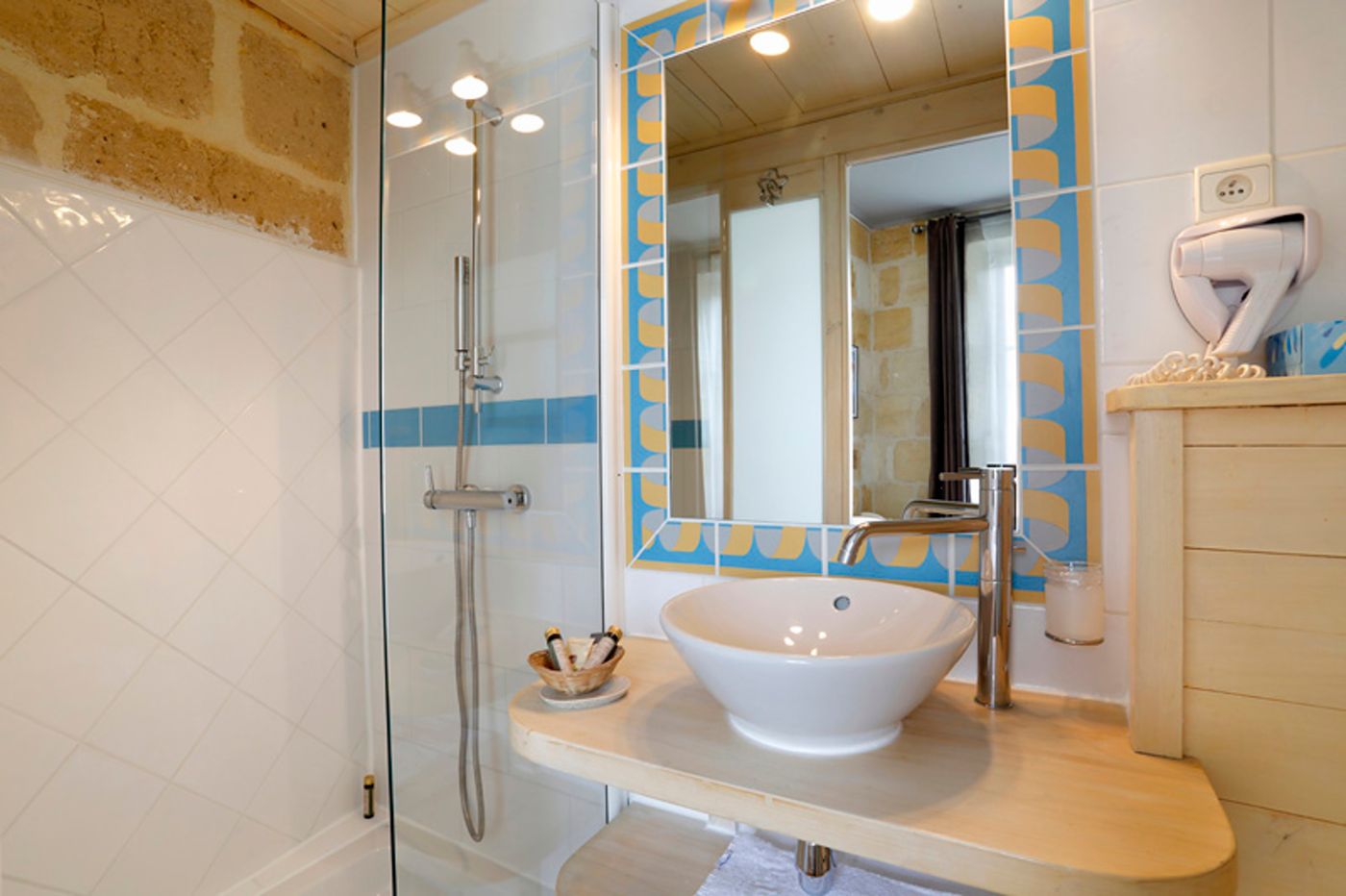 La Tour Intendance Bordeaux - France - BORDEAUX - Room - 5