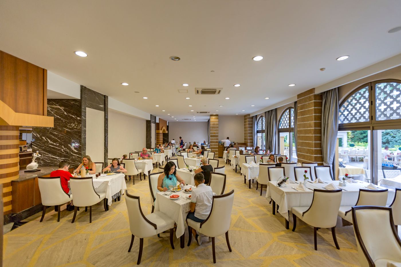 Royal-Holiday-Palace-Restaurant-50