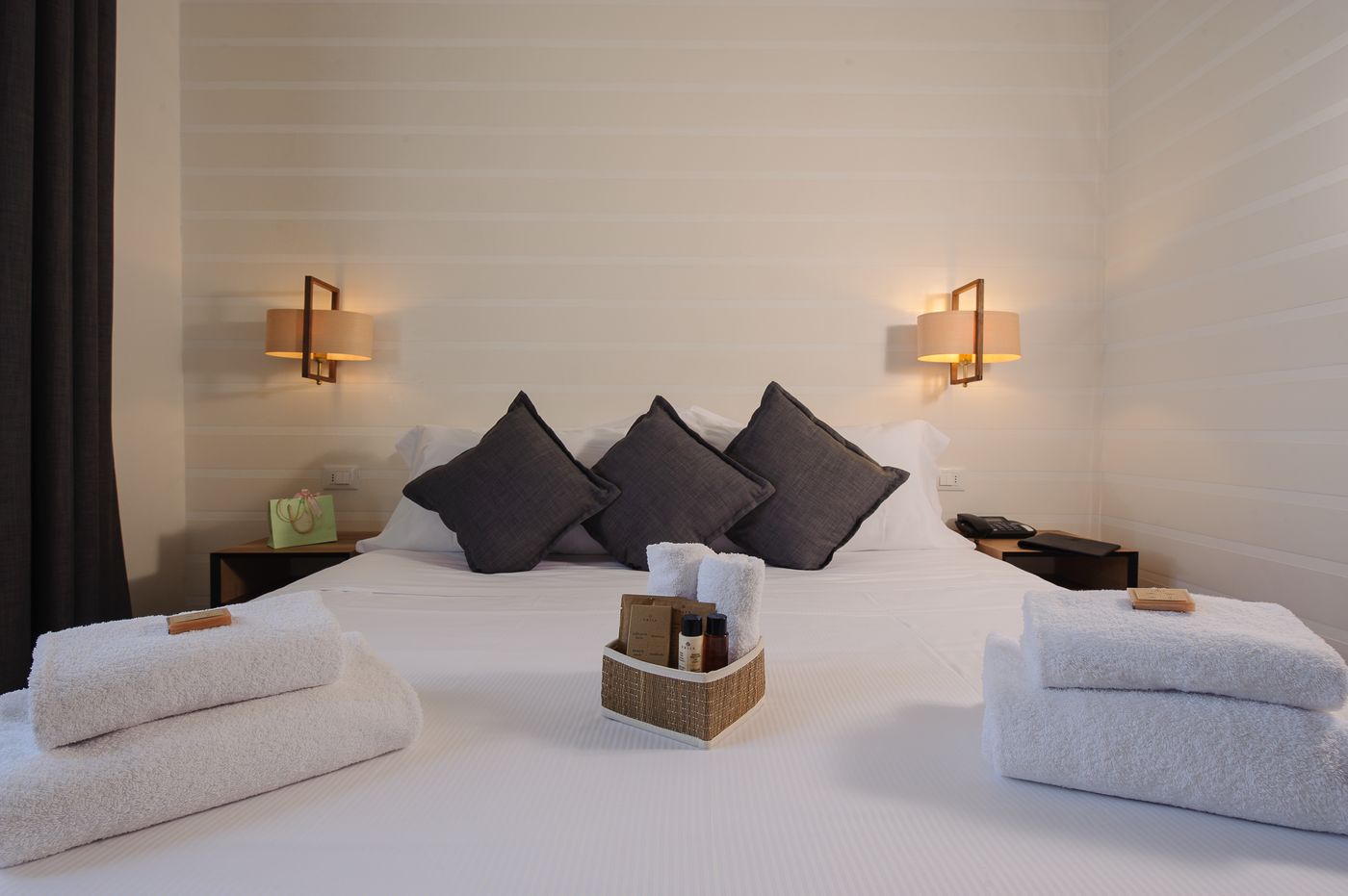 Hotel-Lungarno-Vespucci-50-Room-21