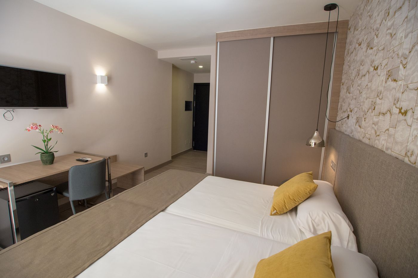 OH-Marbella-Inn-Room-14