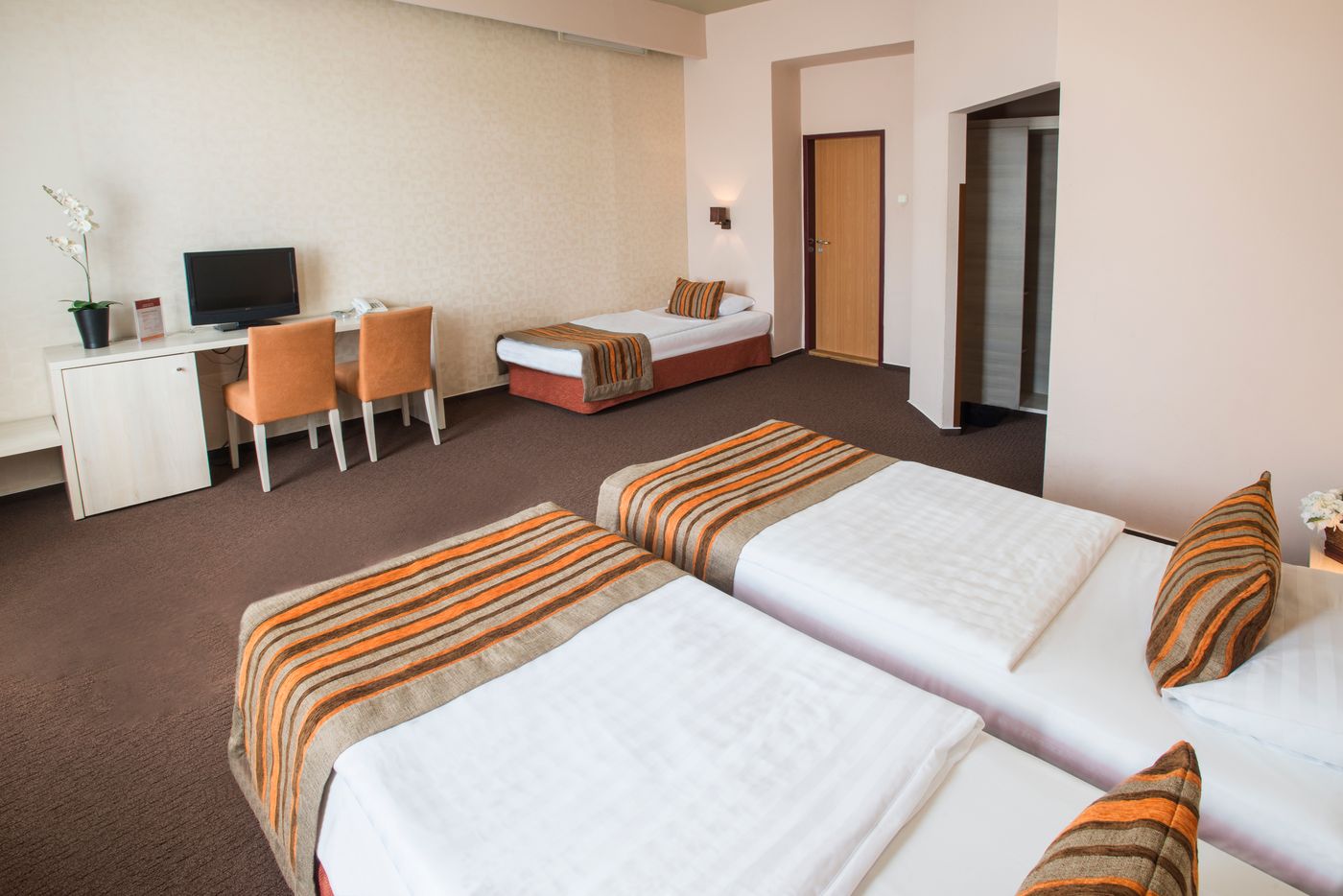 Star-City-Hotel-Room-4