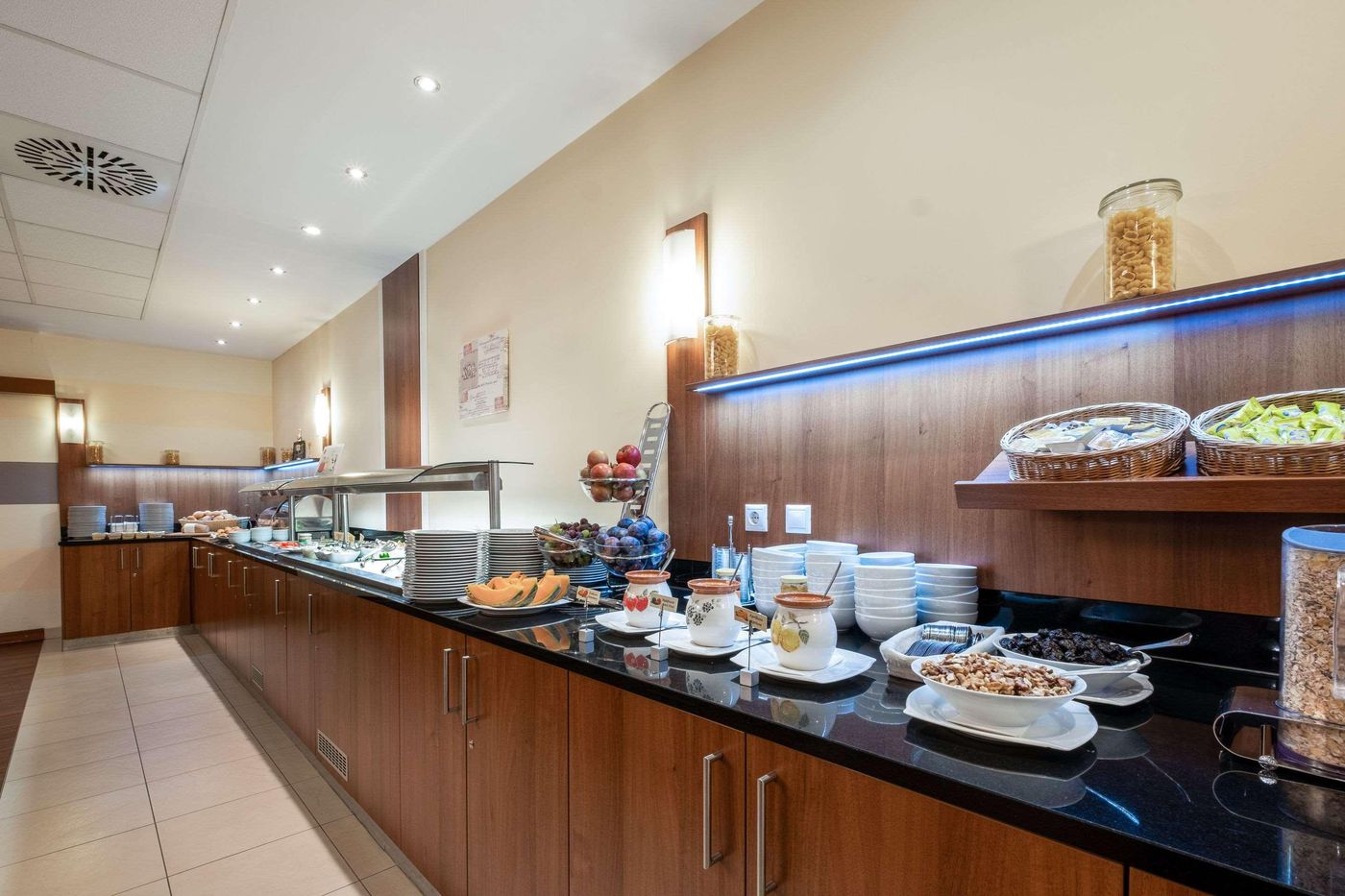 City-Hotel-Budapest-Restaurant-24