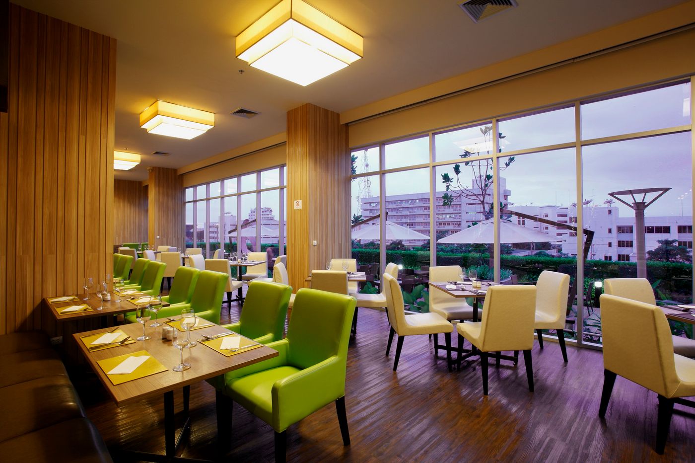 Centara-Life-Government-Complex-Hotel---Convention-Restaurant-26