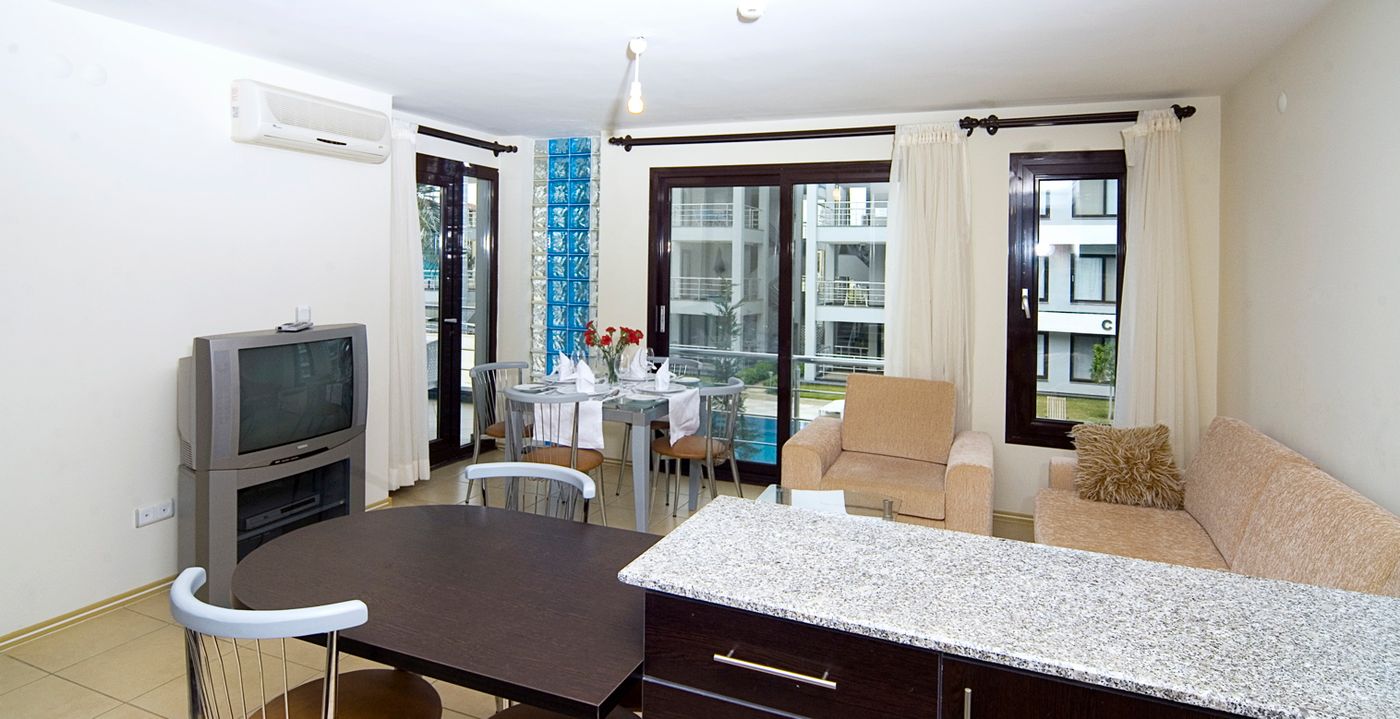 Side Garden Residence