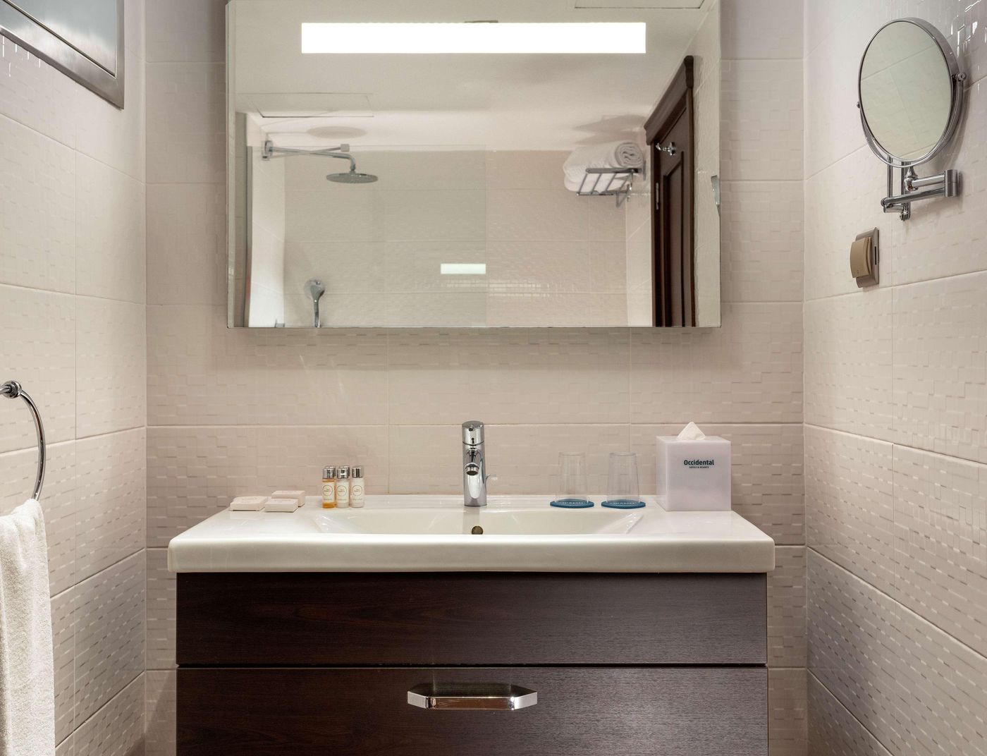 Lares-Park-Hotel-Room-39