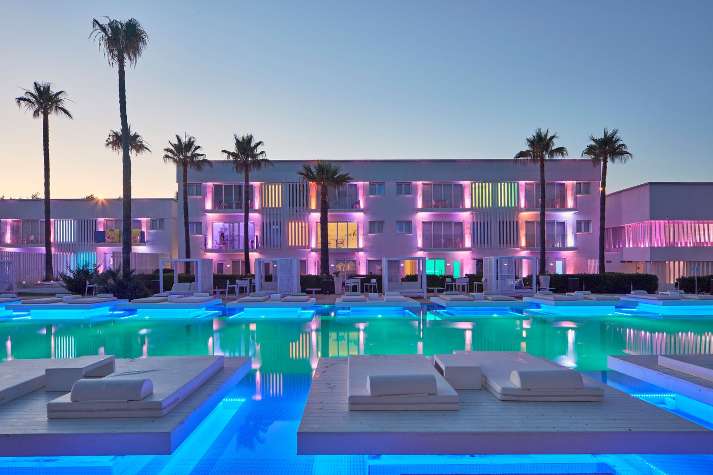 So White Club Resort