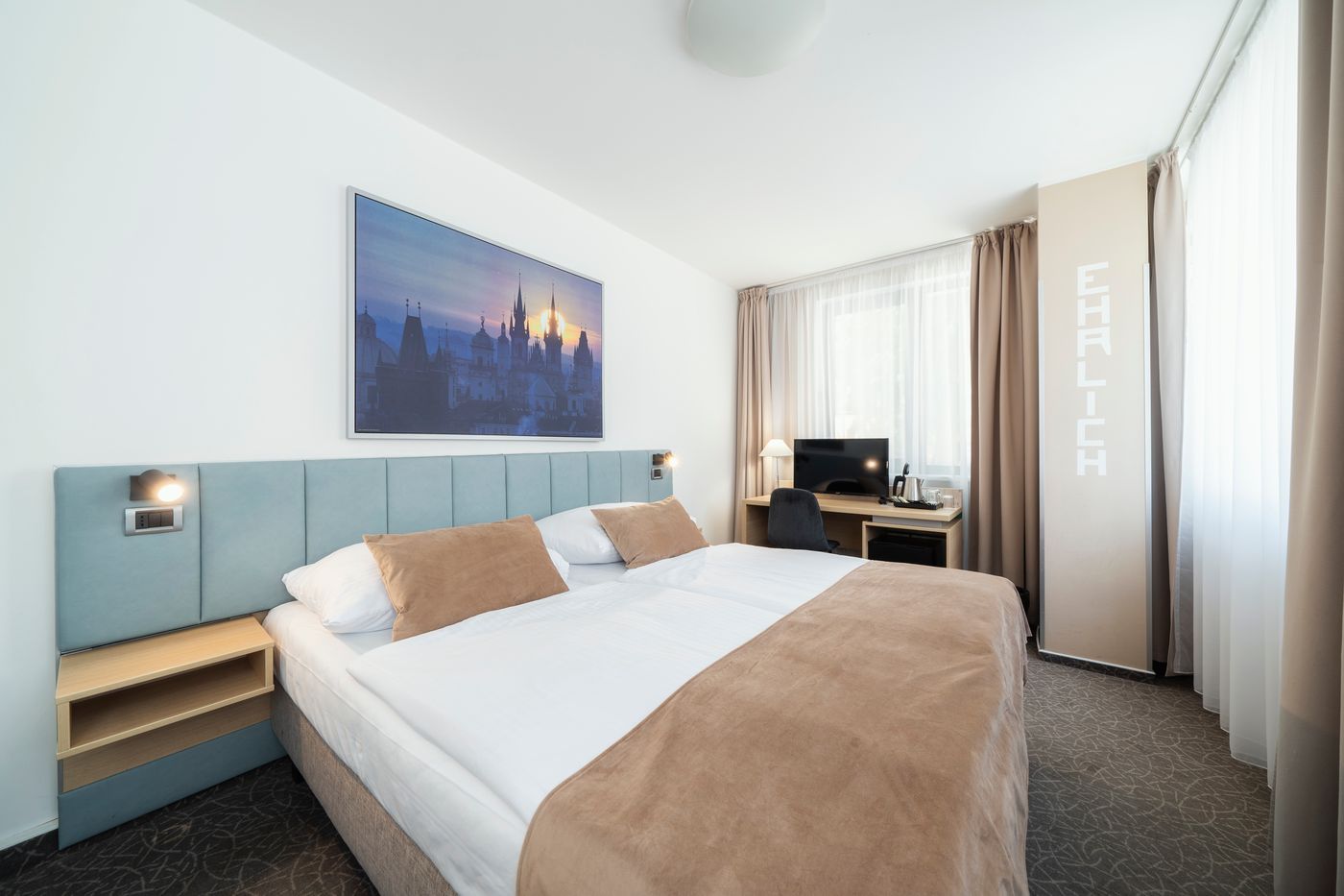 Ehrlich-Hotel-Room-13