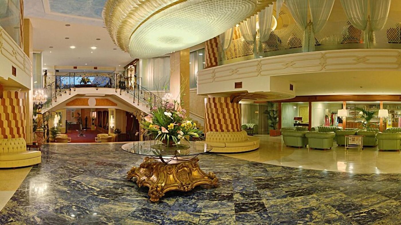 Grand-Hotel-La-Pace-Lobby-25