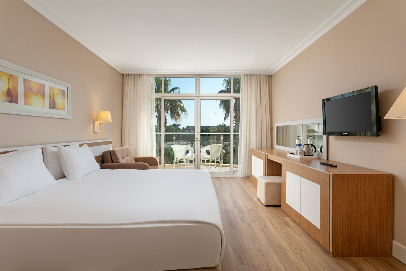 Alva-Donna-World-Palace-Hotel-Room-27