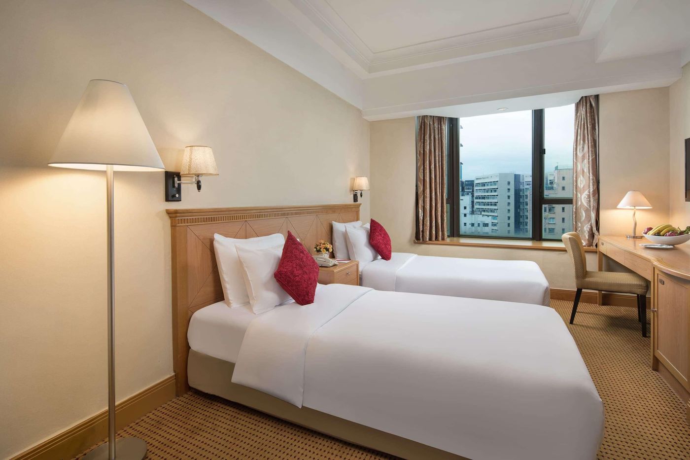 Ramada-Hong-Kong-Grand-View-Room-10