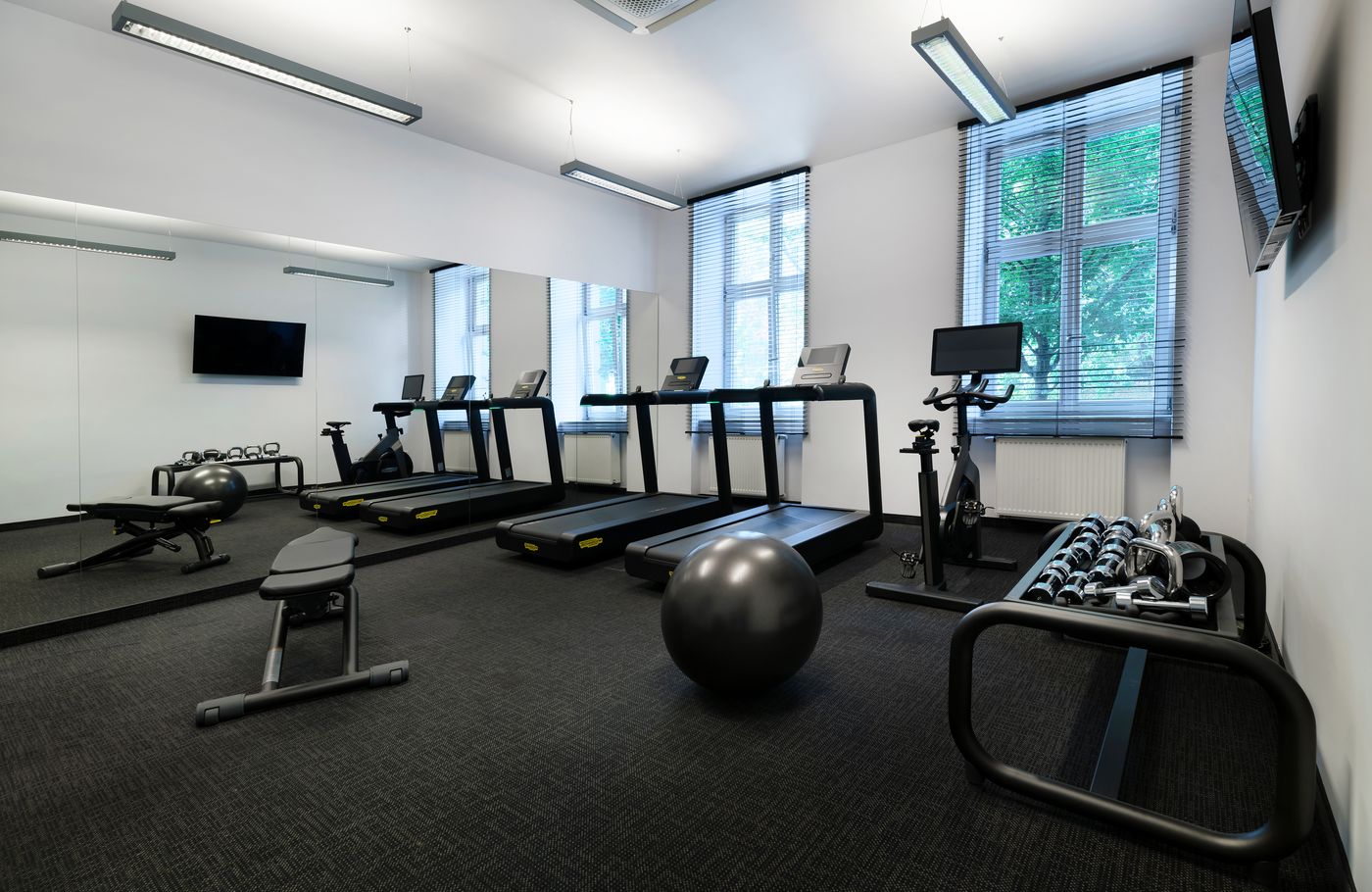 Leonardo-Boutique-Hotel-Krakow-Old-Town-Sports-and-Entertainment-68