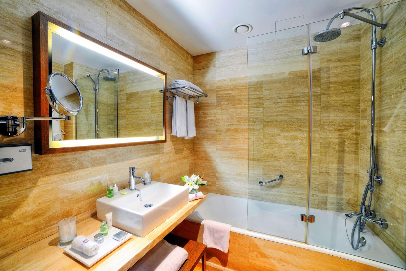 NH-Collection-Madrid-Palacio-de-Tepa-Room-62