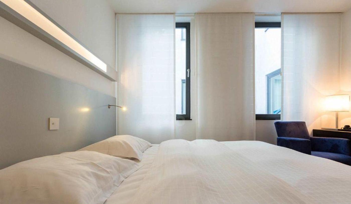 Aqua-Hotel-Brussels-Room-11