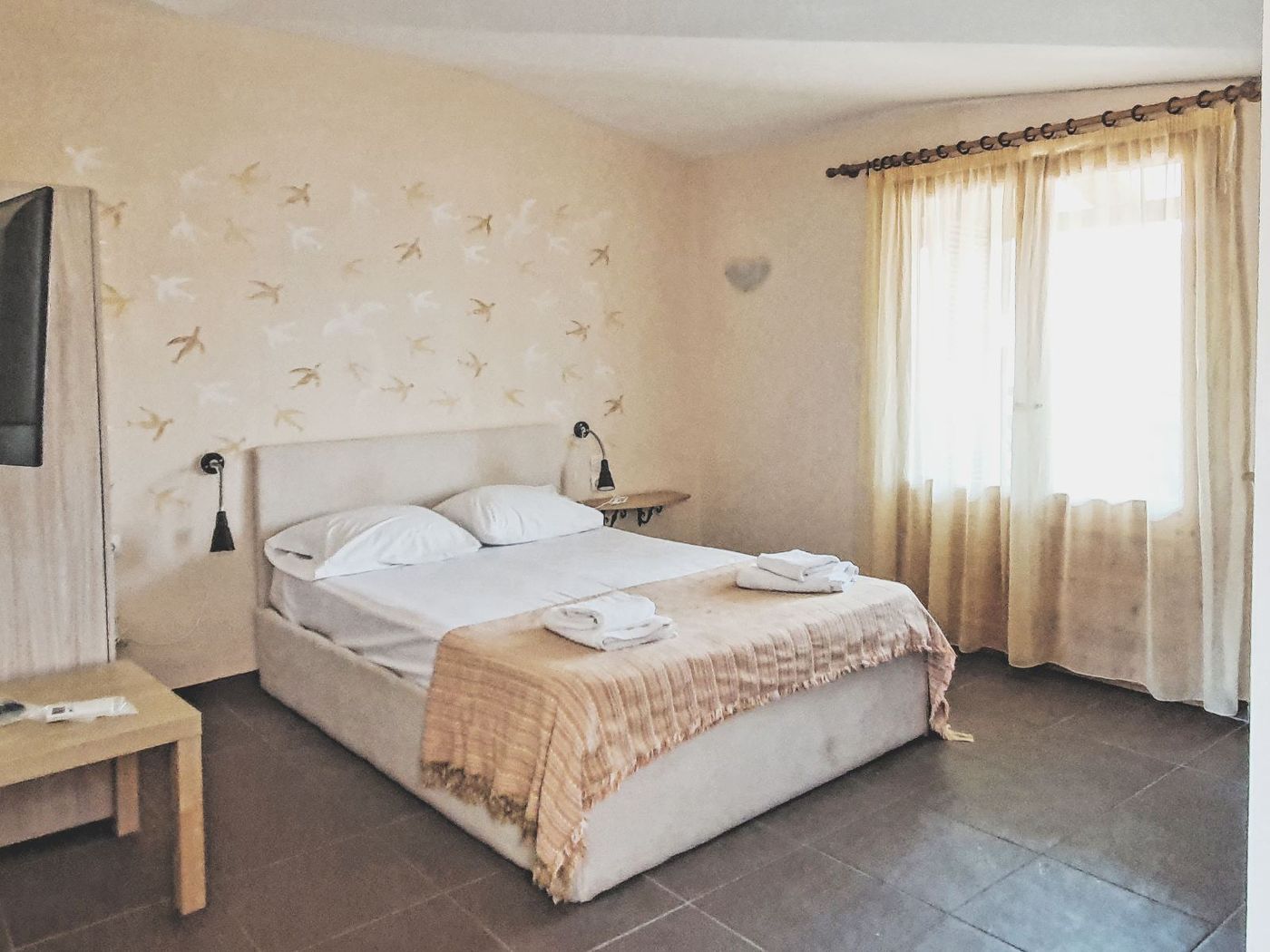 Ammon-Garden-Room-11