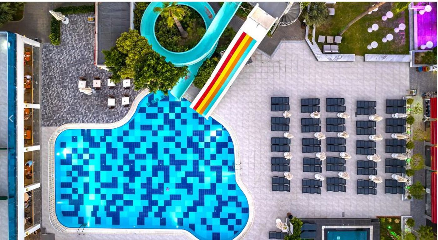 White-City-Beach-Hotel-Pool-11