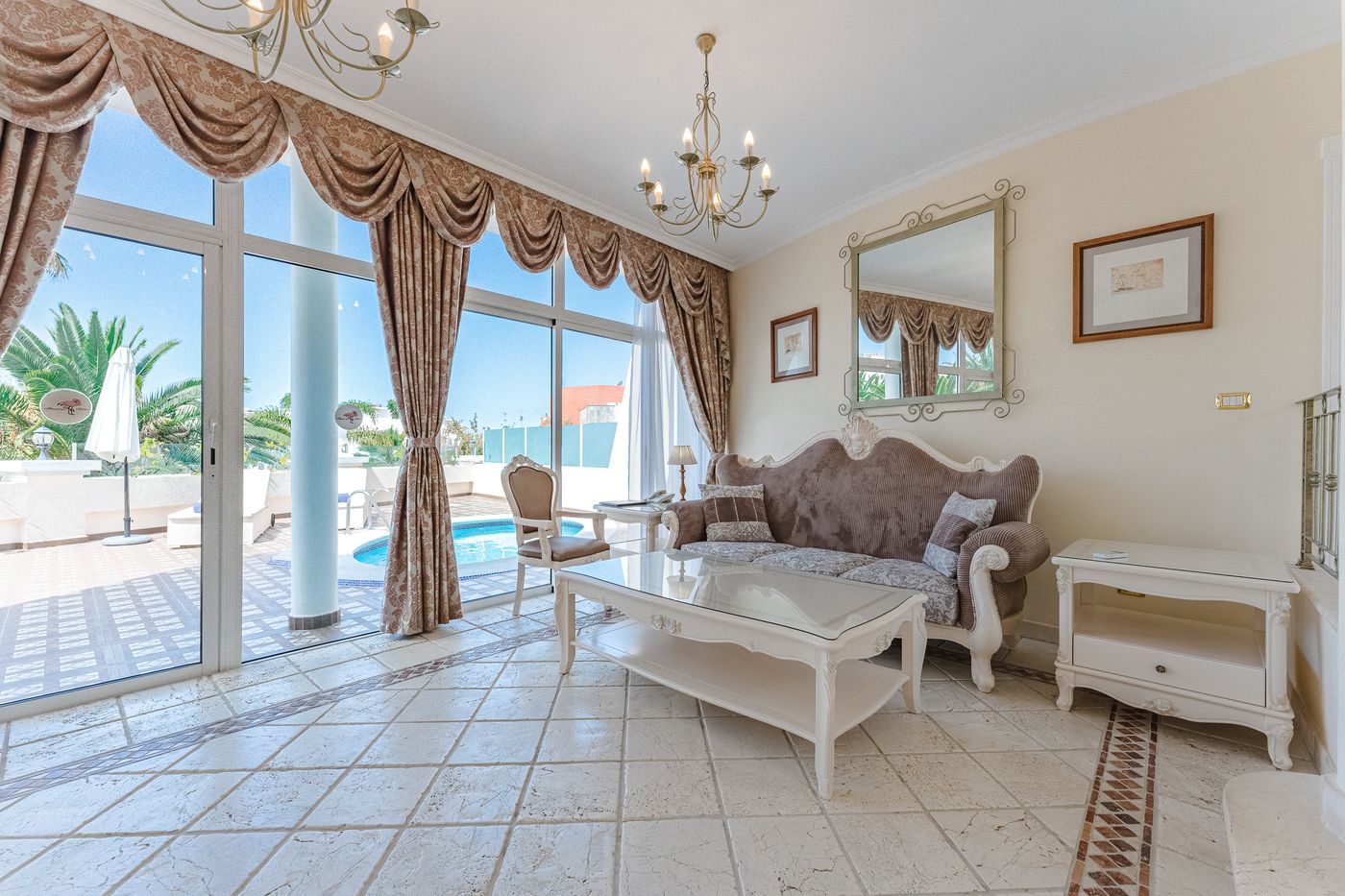 Flamingo-Suites-Room-67