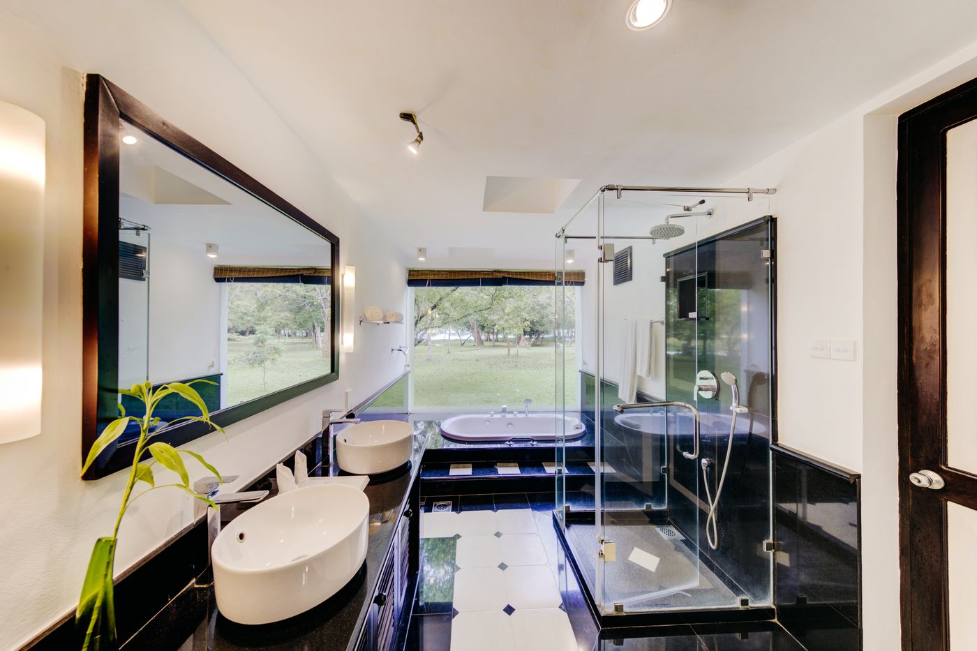 Cinnamon-Lodge-Habarana-Room-36