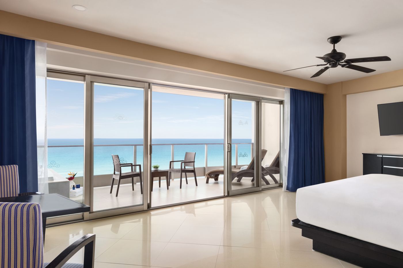 New - Seadust Cancun