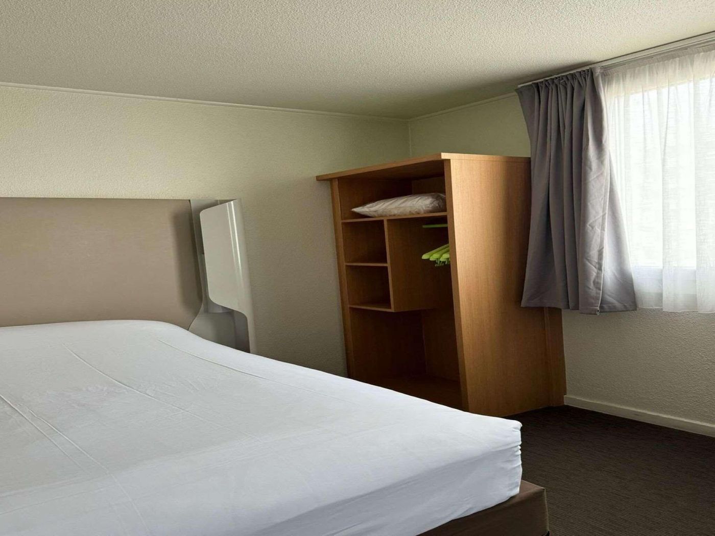 Campanile-Paris-Ouest---Pont-de-Suresnes-Room-40