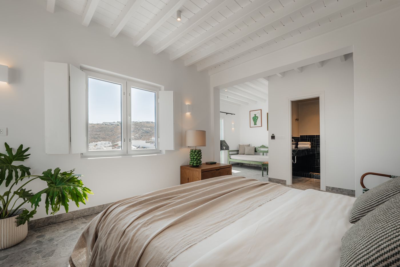 Pelican-Bay---Art-Hotel-Room-24